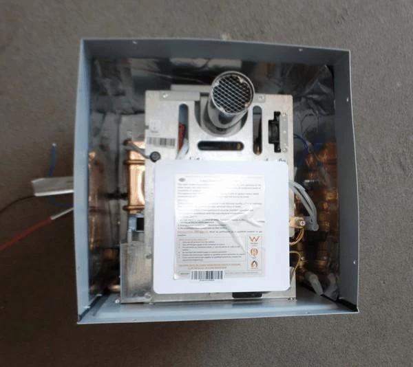 Girard Endless Hot Water System White Door Gas Instantaneous - Image 2